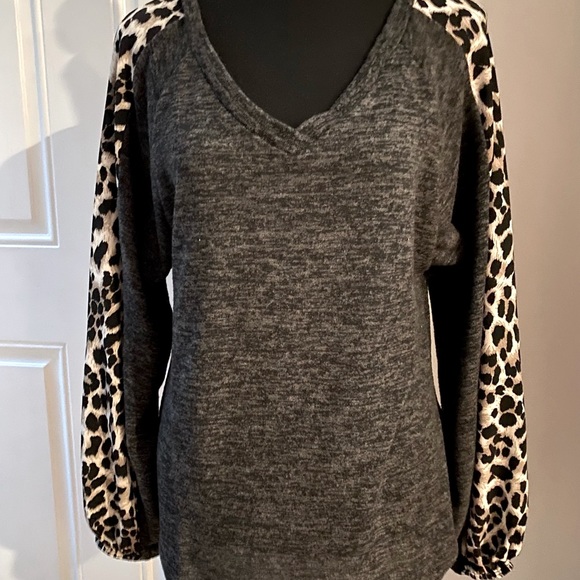 Deep V-neck Sweater, Lighter-weight - Picture 11 of 13